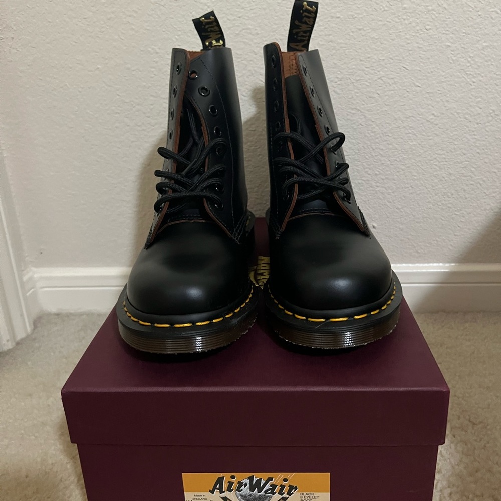 Dr. Martens 1460 made in england boots